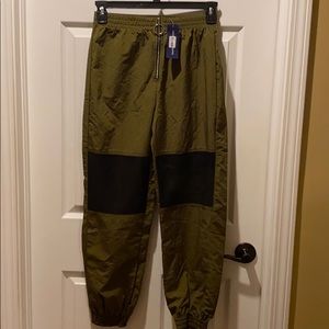 Windbreaker material pants - new with tags